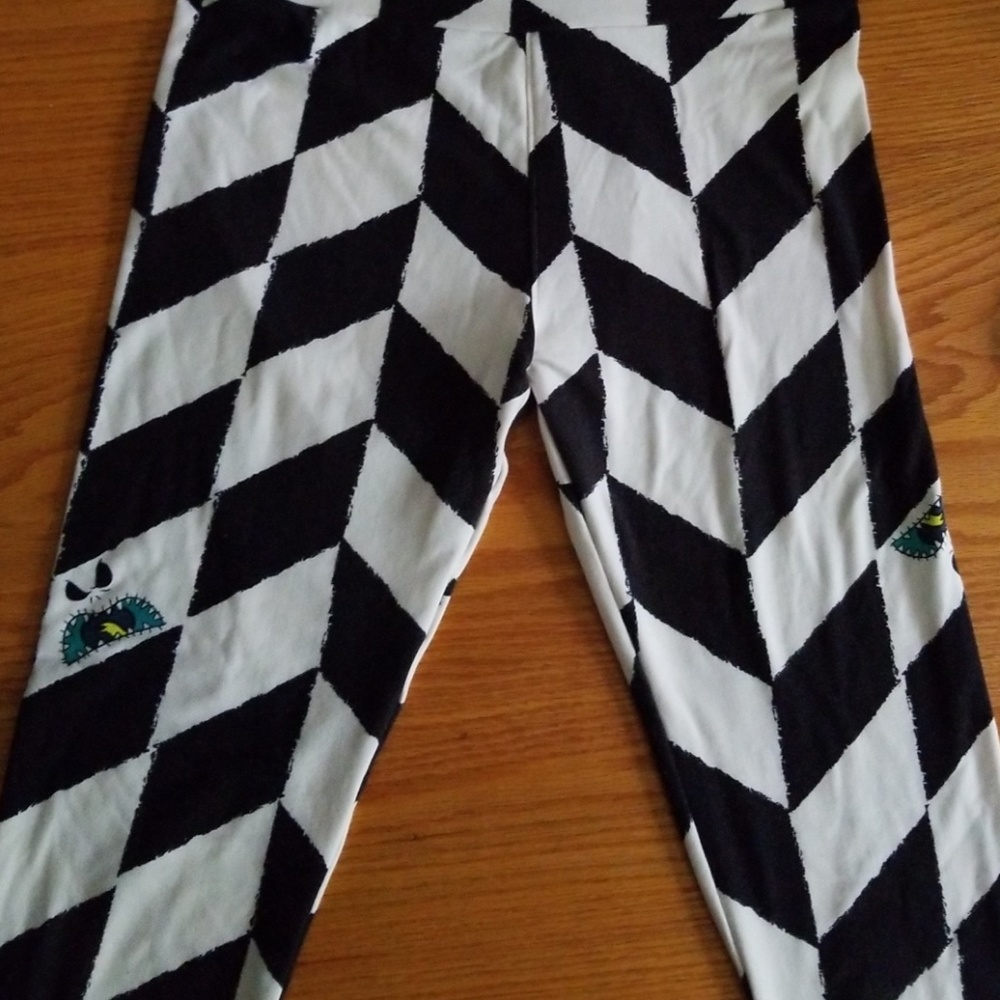 EUC OS Disney Villan leggings